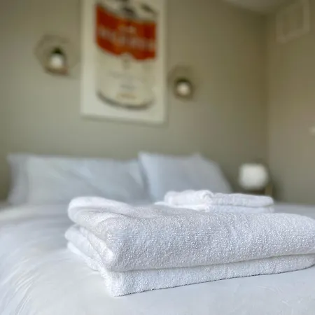 Comfy Houston Galleria 2Bd Townhome + Free Parking